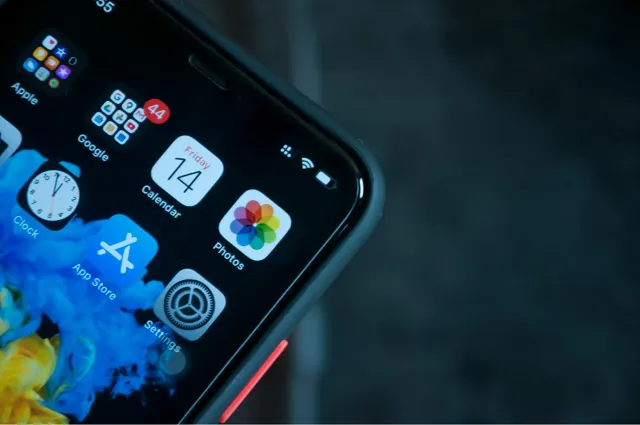 Closeup of a smartphone screen showing 44 notifications